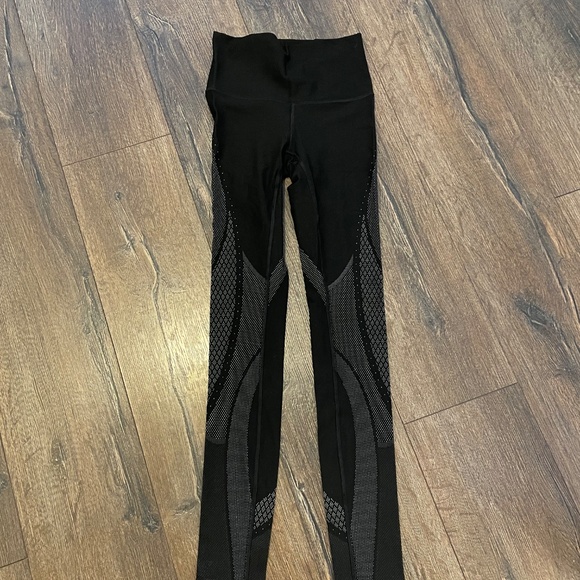 Mapped out high rise tight - Picture 3 of 4